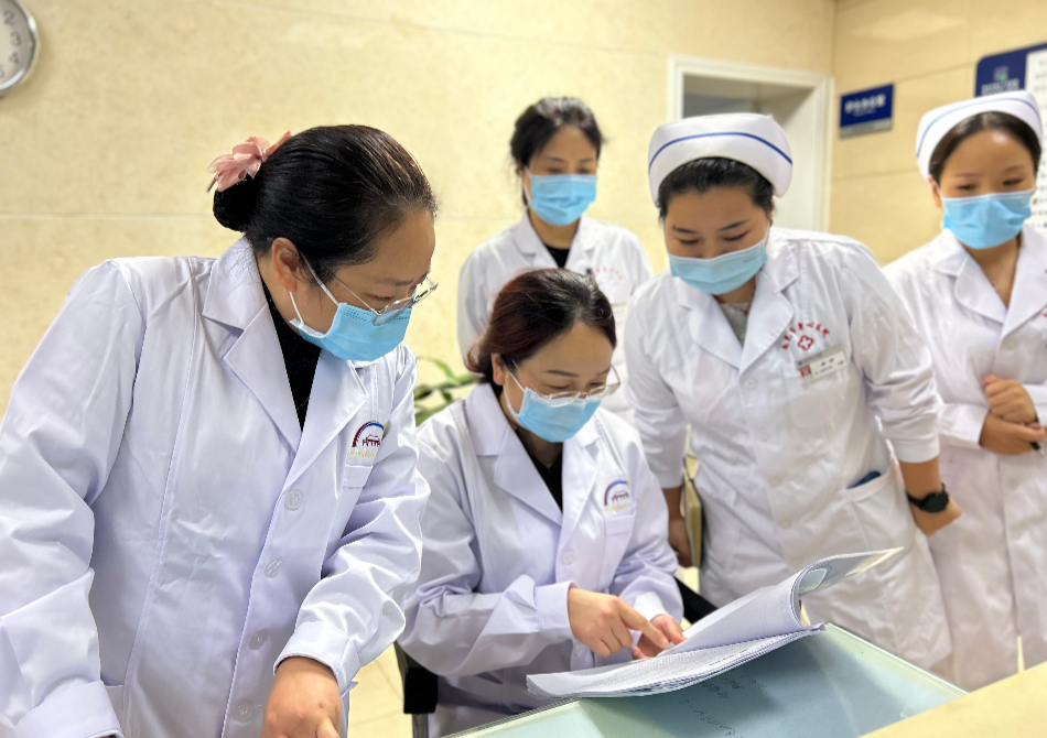 南充市護(hù)理質(zhì)控中心專家組赴我院調(diào)研護(hù)理工作