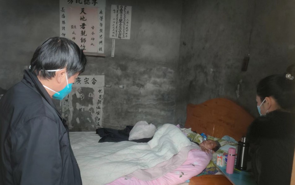 心系脫貧困難戶、濃濃關(guān)愛(ài)暖人心——南充市身心醫(yī)院第四黨支部慰問(wèn)貧困幫扶對(duì)象